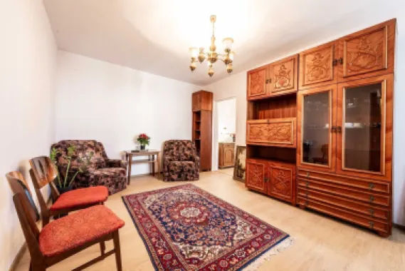 Inchiriez ap 2 camere, semi-decom, renovat, sector 6, 400 Euro/luna