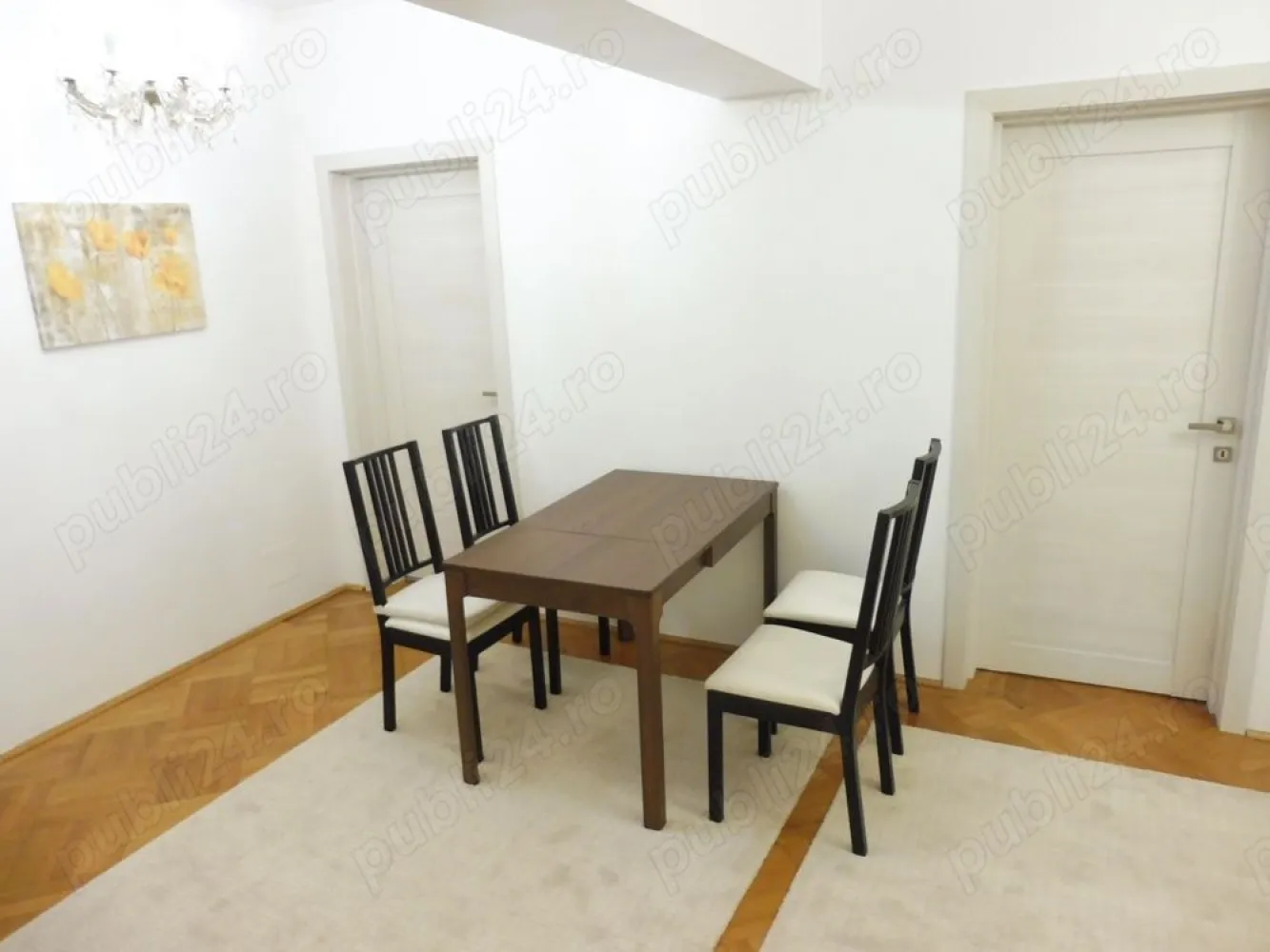 Proprietar - inchiriez ap 4 cam - Romana Dorobanti - Ap 4 camere, .str. Ernest Brosteanu 23 - DISPONIBIL DIN 1 IANUARIE 2025. 

Mobilat, 3 dormitoare, 4 balcoane, living spatios, bucatarie inchisa (utilata cu aragaz, cuptor, masina de spalat vase, frigider), baie cu dus si cada, wc de serviciu, dresing. Centrala de bloc, fara probleme cu apa calda sau caldura, bloc din 1998, monitorizat video. Etajul 1 4. Tel 

Fara animale de companie. 

Chirie 1300 Euro, 1 luna + 1 luna.