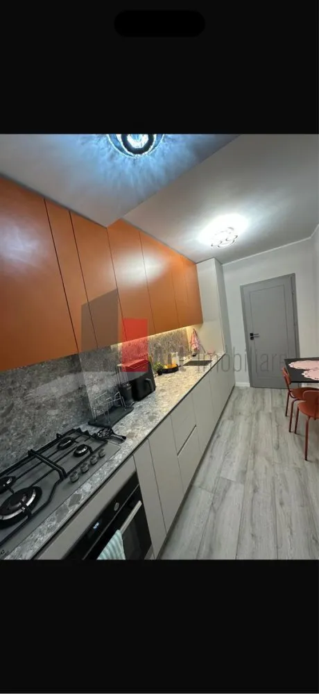 APARTAMENT 3 CAMERE- PARC FLOREASCA - Va prezentam spre vanzare un apartament de 3 camere, situat la marginea parcului
 Floreasca cu acces direct in parc, lac , zone verzi.
 Apartamentul este renovat integral la standarde premium, cu instalatii electrice si sanitare
 complet schimbate, finisaje de lux, mobilier realizat la comanda si electro casnice premium si
 se vinde complet mobilat si utilat asa cum se vede in poze.
 Pentru alte imformatii sau vizionare sunati la 0722 371 033.