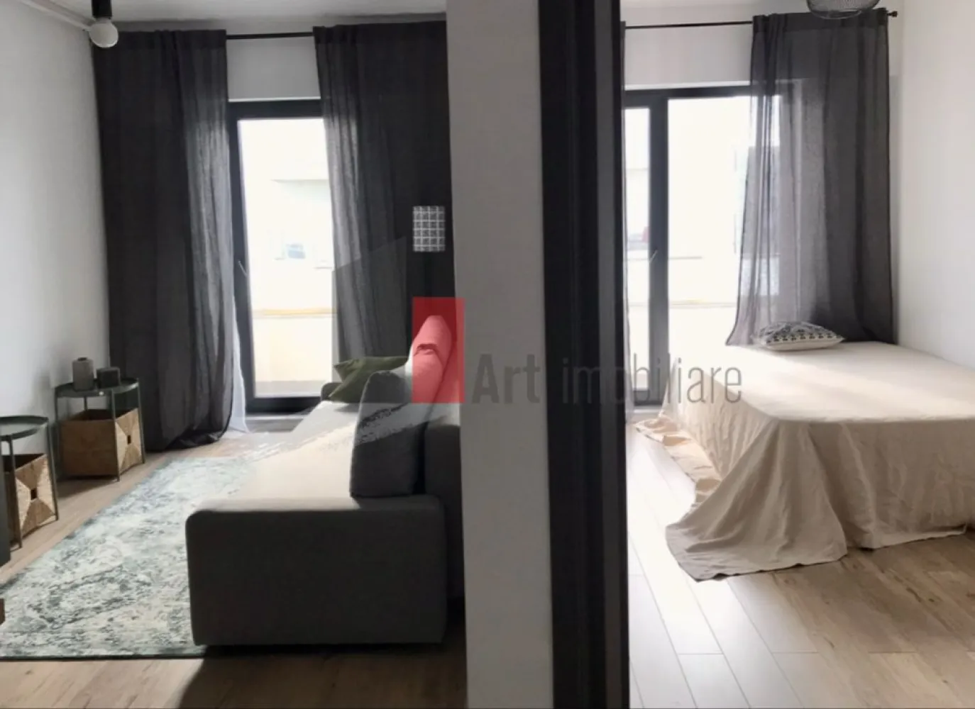 Apartament 2 camere de închiriat, Novum Politehnica-Grozavesti - Această garsonieră dublă decomandată de 41 mp se află la etajul 9 al unui imobil de 10 construit 2022. Pardoselile din lemn și finisajele de calitate înaltă oferă un confort sporit. Livingul, luminos și cu vedere la oraș, este amenajat într-un stil contemporan.

Bucătăria dispune de blaturi din lemn și este dotată cu aparate necesare. Dormitorul, cu pardoseală din lemn și pereți în tonuri calde, oferă un spațiu primitor. De asemenea, ai acces la un balcon cu vedere la stradă, perfect pentru momentele de relaxare.

Nu există un loc de parcare

Prețul de închiriere este de 600 EUR. Dacă te interesează această proprietate, nu ezita să mă contactezi.
