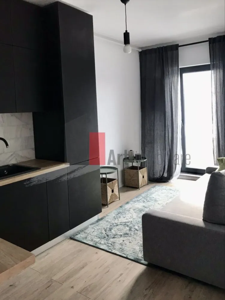 Apartament 2 camere de închiriat, Novum Politehnica-Grozavesti - Această garsonieră dublă decomandată de 41 mp se află la etajul 9 al unui imobil de 10 construit 2022. Pardoselile din lemn și finisajele de calitate înaltă oferă un confort sporit. Livingul, luminos și cu vedere la oraș, este amenajat într-un stil contemporan.

Bucătăria dispune de blaturi din lemn și este dotată cu aparate necesare. Dormitorul, cu pardoseală din lemn și pereți în tonuri calde, oferă un spațiu primitor. De asemenea, ai acces la un balcon cu vedere la stradă, perfect pentru momentele de relaxare.

Nu există un loc de parcare

Prețul de închiriere este de 600 EUR. Dacă te interesează această proprietate, nu ezita să mă contactezi.