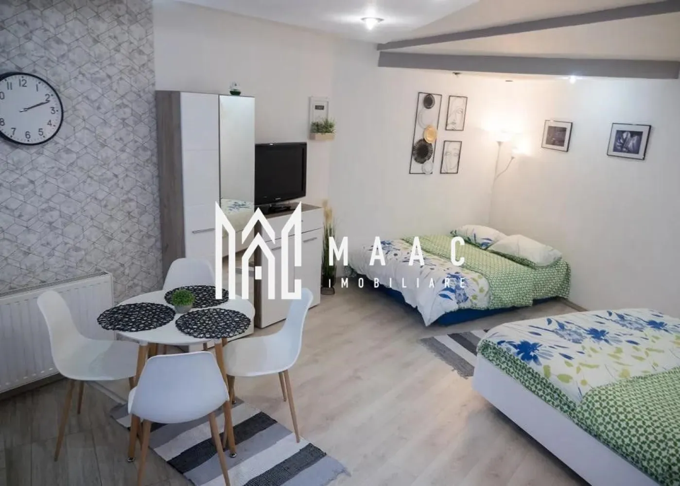 Apartament regim hotelier | Ultracentral | Afacere la cheie - MAAC Imobiliare va prezinta o garsonieră în inima Sibiului – ideală pentru investiție în regim hotelier.

Localizare:
La doar câțiva pași de principalele atracții turistice, piețe medievale, restaurante, cafenele și magazine locale.

Caracteristici:
Suprafață utilă: 30 mp.
Compartimentare concepută pentru a valorifica fiecare metru pătrat.
Complet mobilată și utilată, gata pentru locuit sau închiriat imediat.
Bucătărie open-space, echipată cu electrocasnice
Baie cu geam
Acoperiș și pod propriu, cu posibilitate de depozitare
Curte comună împărțită cu doi vecini.

Avantaje:
Funcționează în regim hotelier activ, oferind randament investițional imediat.
Zonă cu cerere ridicată pentru cazare turistică și pentru locuințe de tip boutique.
Întreținere redusă și costuri optime de administrare.

Pentru mai multe detalii precizati telefonic ca ati vazut anuntul cu ID: CP2807508