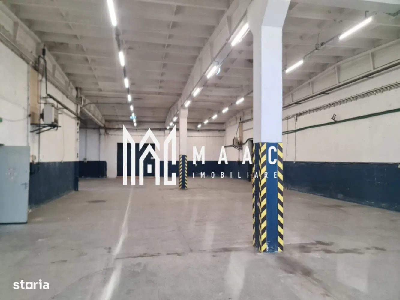Hala Industrială I 570 mp I Acces Tir I Stefan Cel Mare - MAAC Imobiliare vă propune spre închiriere o hală industrială complet funcțională, situată în Zona Industrială Est din Sibiu – Strada Ștefan cel Mare, la doar 2 minute de accesul către autostrada A1.

 Suprafață totală: 570 mp, distribuită astfel:
Hala principală: 405 mp, ideală pentru activități de producție ușoară, depozitare, distribuție sau showroom comercial
Spații administrative: 165 mp, compartimentate în birouri, vestiare și grupuri sanitare
🔧 Caracteristici tehnice:

Înălțime utilă: 6 m
Acces TIR prin ușă industrială
Ușă separată pentru personal
Curent trifazic
Parcare generoasă – aproximativ 500 mp în curte

📍 Localizare excelentă, cu acces facil la:

Autostrada A1 (2 minute)
Zone de transport și distribuție
Rețea de infrastructură industrială

 Chirie lunară: 2.000 EUR + garanție în cuantumul unei luni de chirie
 Perioadă minimă de închiriere: 3 ani
 Pentru mai multe informații și programarea unei vizionări, vă rugăm să menționați ID anunț:CP2546647
