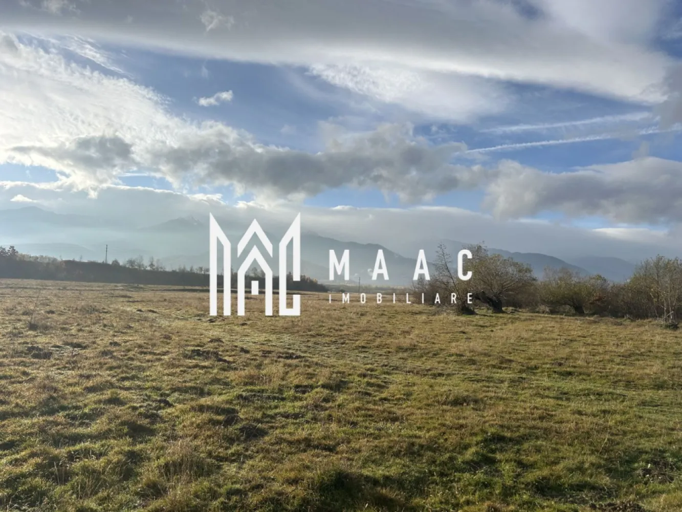 Teren cu potențial turistic I Cârțișoara I 3000 MP - MAAC Imobiliare vă propune spre vânzare un teren de 3.000 mp, situat într-o zonă deosebit de frumoasă din Cârțișoara, cu ieșire directă la râu și dublu acces auto – un avantaj rar întâlnit, care oferă flexibilitate în amenajare și accesibilitate excelentă.

 Caracteristici teren:
Suprafață totală: 3.000 mp
Acces dublu pe proprietate
Ieșire la râu – locație pitorească, ideală pentru relaxare și turism

Utilități în apropiere

Teren plan, ușor de parcelat și amenajat

 Avantaj major:
Datorită poziționării sale strategice și peisajului natural spectaculos, terenul este pretabil pentru dezvoltări turistice – precum cabane de vacanță, pensiuni sau case de oaspeți.

 Priveliștea către Munții Făgăraș și liniștea zonei transformă această proprietate într-o investiție cu potențial excelent pe termen lung.

Pentru mai multe detalii și vizionări, precizati telefonic ca ati vazut anuntul cu ID: CP2807228