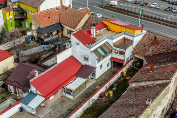 Spațiu comercial, hala, si un penthouse în centrul Aradului Nou