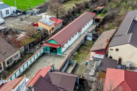 Spațiu comercial, hala, si un penthouse în centrul Aradului Nou