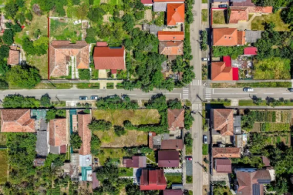 Casă cu teren 1018 mp și 2 fronturi stradale- Bujac