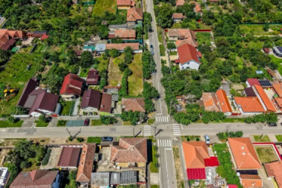Casă cu teren 1018 mp și 2 fronturi stradale- Bujac