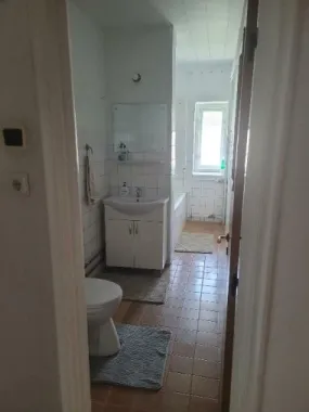 BRASADAS închiriază ap 2 camere decomandate Piata Unirii.