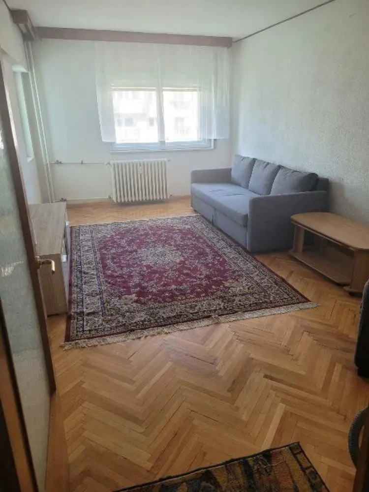 BRASADAS închiriază ap 2 camere decomandate Piata Unirii. - Agenția imobiliara BRASADAS închiriază apartament cu 2 camere decomandate, la etajul 5/7 cu 2 balcoane la bucatarie si dormitor, hol intrare spatios, baie cu fereastra, mobilat, usa metalica la intrare, interfon la intrarea pe scara si camera video.