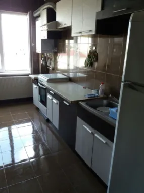 BRASADAS închiriază ap 2 cam decomandat Et 5/7 - Unirii.