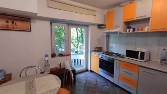 BRASADAS închiriază ap 2 cam etaj 1 Unirii fantani,