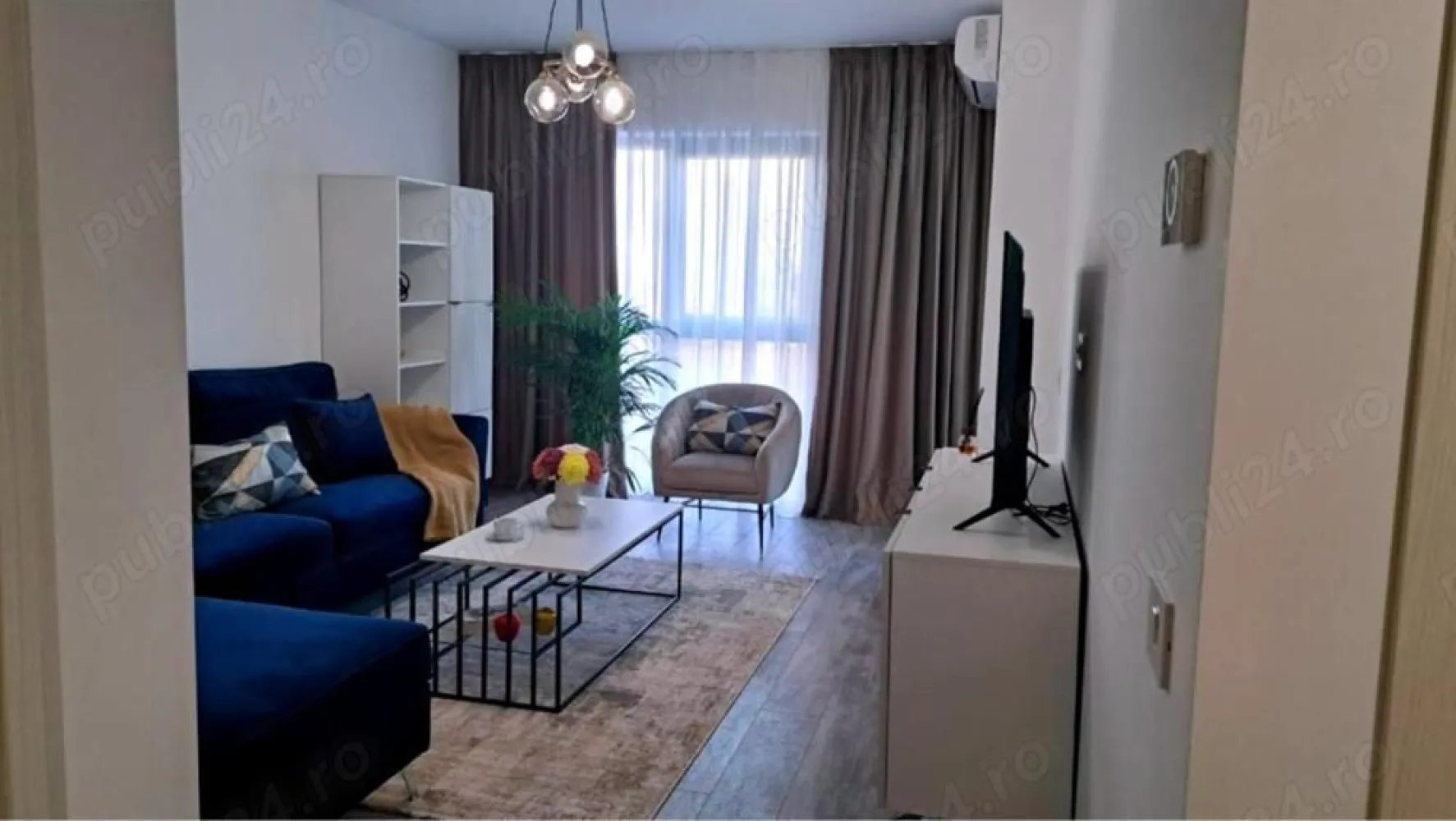 Herastrau (Parcului 20), apartament 2 camere, complet decomandat, bloc nou - Disponibil imediat!

Locatie: Herastrau (1.5 km)
Zona Bulevardul Expozitiei, Romexpo, Universitatea Romano-Americana

Adresa: str. Parcului nr. 20

Accesul in acest nou si modern ansamblul rezidential este controlat si monitorizat video, dispune de parcari amenajate pentru vizitatori, receptie pentru vizitatori si rezidenti, statii pentru incarcare masini electrice, curte interioara amenajata cu spatii verzi si locuri de odihna.

Descriere, dotari si finisaje:

Apartament cu 2 camere, etaj 3 din 11, complet decomandat, design si mobilier exclusivist (Mobexpert), utilat complet (lenjerie, vesela, electronice si electrocasnice), prima inchiriere pe termen lung, imobil finalizat si receptionat in 2023.

Compartimentare: living = 16,45 mp, bucatarie = 6,80 mp, dormitor = 12,93 mp, baie 3,46 mp, terasa cu iesire din sufragerie si bucatarie de 6,65 mp, (Suprafata construita, inclusiv terasa: 65 mp, conform planului arhitectural- releveu la cerere), incalzire prin pardoseala; complet mobilat si utilat cu: masina de spalat rufe cu uscator incorporat, masina de spalat vase, frigider, plita cuptor electrice, hota, aparat de cafea (Nespresso), aer conditionat cu invertor, 2 televizoare - in sufragerie si dormitor (Samsung, ultra-slim), aspirator robot Rowenta. Toate electrocasnicele dispun de extragarantie de 5 ani.

Tamplarie PVC cu geam tripan, sistem smarthome integrat. Mobilier modern de terasa.

Pret: 850 Euro luna NET= pret valabil fara inregistrare ANAF
*Loc de parcare subteran disponibili- la cerere, pret separat (pret orientativ- 100-150 EUR luna)
**AVANTAJ: abonamentul de internet de mare viteza (Digi) si cablu TV- incluse in pret

Pret cu inregistrare ANAF: +20%
Pret pentru cetateni straini (sau studenti): +30%
Pret pentru persoanele cu animale de companie: +100%
Pret pentru inchiriere pe termen scurt (1-11 luni = 5% in plus pentru fiecare luna care se scade dintr-un an)

Preturi valabile pentru inchiriere pe un an (+contravaloarea chiriei pe 2 luni pentru garantie- avand in vedere nivelul dotarilor); colaborez cu agentiile imobiliare cu comision de 50% din prima chirie la semnarea contractului- in cazul in care aveti direct client interesat (altfel- promovarea este "la liber", nu se merge pe exclusivitate).

Multumesc.
Dan.