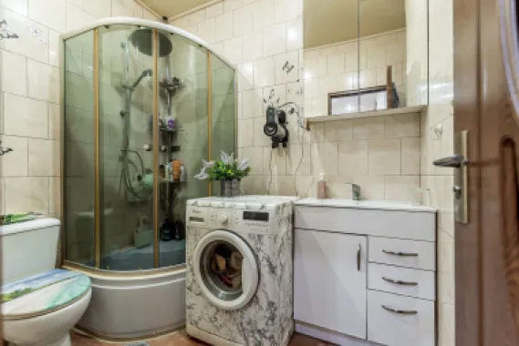 Apartament în centru cu acces auto și garaj propriu