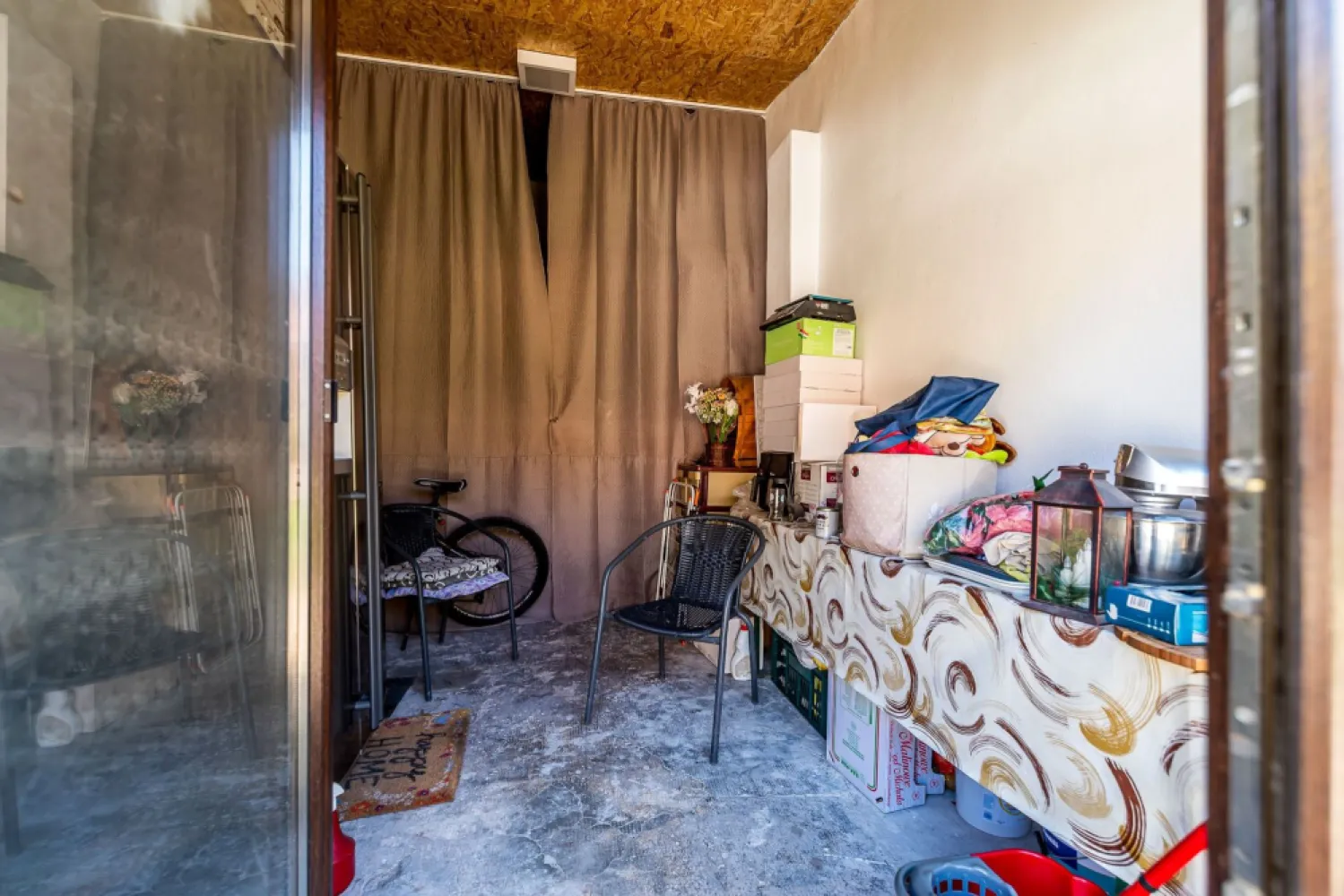 Apartament în centru cu acces auto și garaj propriu