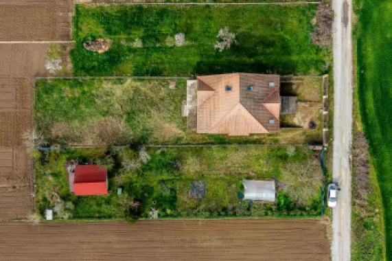 PRET NOU! Casă 6 camere - la roșu - Zimandcuz, Arad – COMISION 0