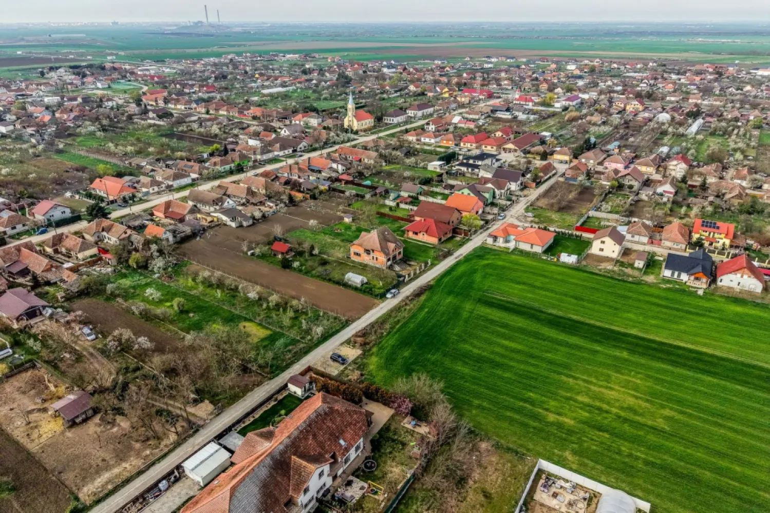 PRET NOU! Casă 6 camere - la roșu - Zimandcuz, Arad – COMISION 0