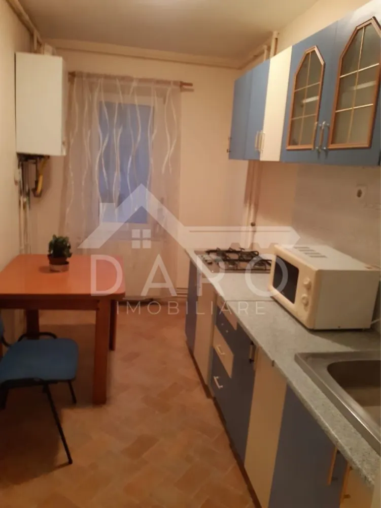 Inchiriez apartament doua camere - 🔥 Apartament 2 camere | Tudor – Fortuna | 58 mp | Etaj 1
✨ Spațios, complet mobilat și utilat!
Se oferă spre închiriere apartament cu 2 camere, în suprafață de 58 mp, situat în Târgu Mureș – Zona Tudor, Fortuna, la etajul 1.
📐 Suprafață: 58 mp
🏢 Etaj: 1
🛋️ Compartimentare: bine optimizată
📍 Avantaje:
✔ apartament spațios și luminos
✔ complet mobilat și utilat
✔ zonă foarte bună – Fortuna
✔ aproape de magazine, școli, transport
✔ acces rapid către toate punctele de interes
💡 Ideal pentru cuplu sau persoane care își doresc confort și acces facil!
🤝 Proprietate promovată prin DARO Imobiliare
💳 Te gândești să-ți cumperi propriul apartament?
Prin Kiwi Finance beneficiezi de:
✔ analiză GRATUITĂ a eligibilității
✔ acces la oferte de la peste 12 bănci
✔ negocierea dobânzii în favoarea ta
✔ suport complet până la semnare
📞 Detalii și vizionare: 0749 535 729 – Coman Maria