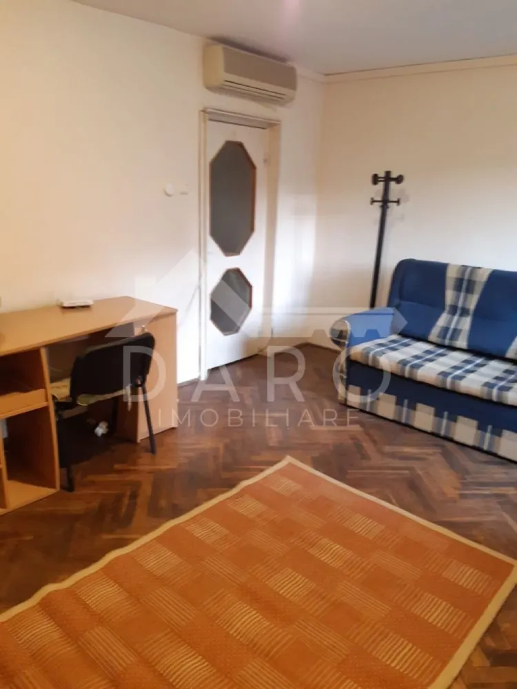Inchiriez apartament doua camere - 🔥 Apartament 2 camere | Tudor – Fortuna | 58 mp | Etaj 1
✨ Spațios, complet mobilat și utilat!
Se oferă spre închiriere apartament cu 2 camere, în suprafață de 58 mp, situat în Târgu Mureș – Zona Tudor, Fortuna, la etajul 1.
📐 Suprafață: 58 mp
🏢 Etaj: 1
🛋️ Compartimentare: bine optimizată
📍 Avantaje:
✔ apartament spațios și luminos
✔ complet mobilat și utilat
✔ zonă foarte bună – Fortuna
✔ aproape de magazine, școli, transport
✔ acces rapid către toate punctele de interes
💡 Ideal pentru cuplu sau persoane care își doresc confort și acces facil!
🤝 Proprietate promovată prin DARO Imobiliare
💳 Te gândești să-ți cumperi propriul apartament?
Prin Kiwi Finance beneficiezi de:
✔ analiză GRATUITĂ a eligibilității
✔ acces la oferte de la peste 12 bănci
✔ negocierea dobânzii în favoarea ta
✔ suport complet până la semnare
📞 Detalii și vizionare: 0749 535 729 – Coman Maria