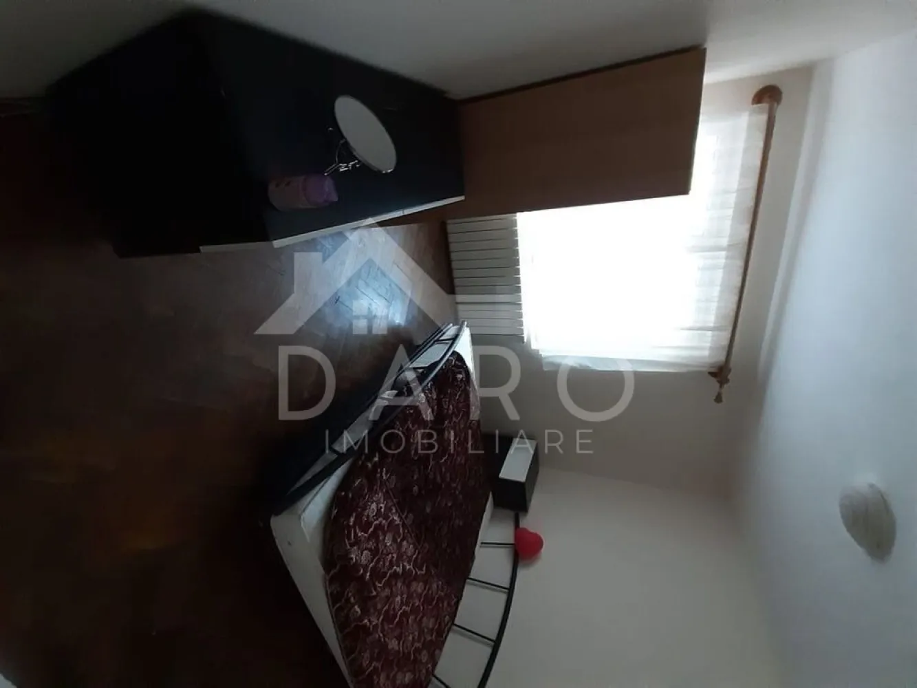 Inchiriez apartament doua camere - 🔥 Apartament 2 camere | Tudor – Fortuna | 58 mp | Etaj 1
✨ Spațios, complet mobilat și utilat!
Se oferă spre închiriere apartament cu 2 camere, în suprafață de 58 mp, situat în Târgu Mureș – Zona Tudor, Fortuna, la etajul 1.
📐 Suprafață: 58 mp
🏢 Etaj: 1
🛋️ Compartimentare: bine optimizată
📍 Avantaje:
✔ apartament spațios și luminos
✔ complet mobilat și utilat
✔ zonă foarte bună – Fortuna
✔ aproape de magazine, școli, transport
✔ acces rapid către toate punctele de interes
💡 Ideal pentru cuplu sau persoane care își doresc confort și acces facil!
🤝 Proprietate promovată prin DARO Imobiliare
💳 Te gândești să-ți cumperi propriul apartament?
Prin Kiwi Finance beneficiezi de:
✔ analiză GRATUITĂ a eligibilității
✔ acces la oferte de la peste 12 bănci
✔ negocierea dobânzii în favoarea ta
✔ suport complet până la semnare
📞 Detalii și vizionare: 0749 535 729 – Coman Maria