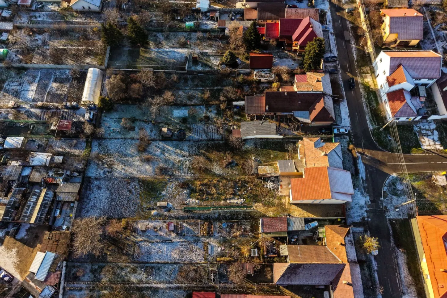 Casă nouă cu etaj semifinalizată, zonă liniștită în Aradul Nou