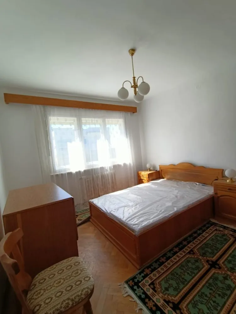 Ag EUROPA vinde ap 3 cam 65mp etaj 4 in zona CENTRALA. - Agentia EUROPA vinde apartament cu 3 camere in suprafata de 65mp la etajul 4 in zona CENTRALA.