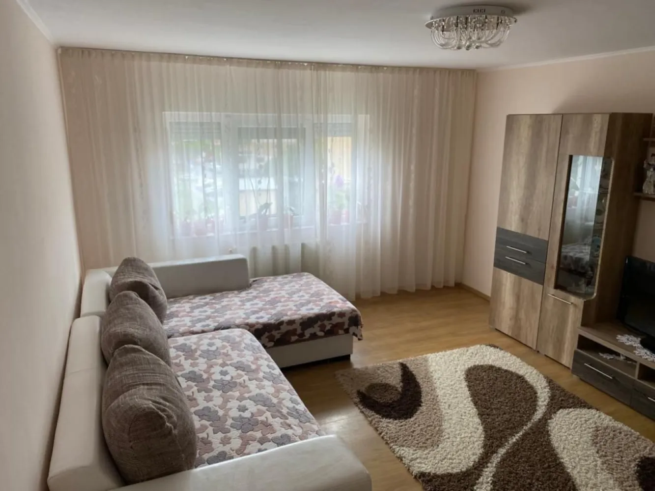 BRASADAS vinde ap cu 4 cam 92mp etajul 3 în Micro 17 - Agentia Imobiliara BRASADAS vinde apartament cu 4 camere situat la etajul 3 în Micro 17 având 2 balcoane si suprafata UTILA 92mp.
www.brasadas.com.
