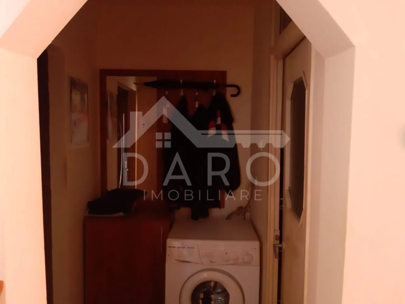 De vânzare garsoniera - 🏡 Vânzare garsonieră –Strada Depozitelor | Târgu Mureș
Se oferă spre vânzare garsonieră confort 1, situată pe strada Depozitelor, în Târgu Mureș.
✔ se vinde mobilată și utilată
✔ ideală pentru locuit sau investiție (închiriere rapidă)
📌 Zonă cu acces facil către:
• mijloace de transport în comun
• magazine și supermarketuri
• servicii și puncte de interes
💰 Preț: [se completează dacă dorești]
Ideală pentru o persoană singură, un cuplu sau pentru investiție.
🤝 Proprietate promovată prin DARO Imobiliare
💳 Vrei să o cumperi prin credit?
Prin Kiwi Finance îți ofer:
✔ analiză GRATUITĂ a eligibilității
✔ oferte de la peste 12 bănci
✔ negocierea dobânzii în favoarea ta
✔ suport complet până la semnarea contractului
📞 Detalii și vizionări:
Coman Maria – DARO Imobiliare & Kiwi Finance
📱 0749 535 729
🔑 DARO Imobiliare – găsim proprietatea potrivită.
💳 Kiwi Finance – obținem creditul pentru a o cumpăra.