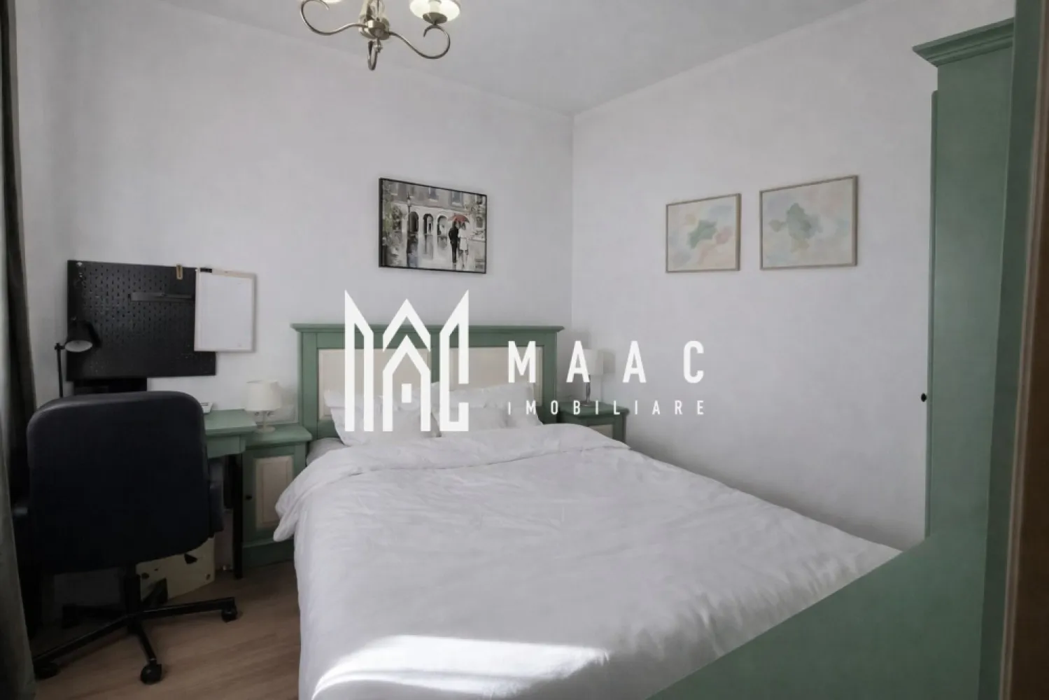 Apartament 2 camere la casa I Renovat I Terasa I Piata Cluj - MAAC Imobiliare propune atentiei dumneavoastra un apartament cochet, situat intr-o curte comuna cu alte doua proprietati, pe o strada insorita din zona parcului Piata Cluj.

Locuinta cuprinde: hol de acces, chicineta, living, dormitor, baie cu dus si geam de aerisire. 
In fata- terasa (cca 11 mp).

Apartamentul a fost renovat in totalitate: instalatia electrica si cea sanitara-schimbate; incalzire in pardoseala; izolare termica; podul si acoperisul reparate, izolate.

Curtea comuna este ingrijita, curata, placut amenajata cu spatii verzi.

Zona este liniștită, aerisită, caracterizată printr-un ambient rezidențial plăcut, cu trafic redus și un nivel ridicat de confort si siguranta pentru habitat.

În același timp, locația beneficiază de proximitate excelentă față de centre comerciale, bancare, de invatamant si acces rapid către principalele artere ale orașului.

Pentru mai multe detalii precizati telefonic ca ati vazut anuntul cu ID:CP3022787