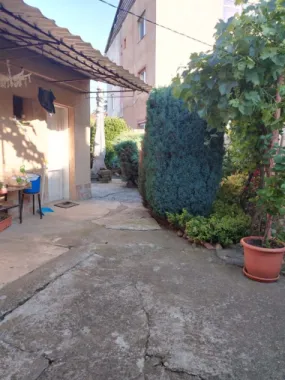 ageuropa.ro vinde casa in zona 14 Mai cu 3 cam. si teren aferent de 500mp.