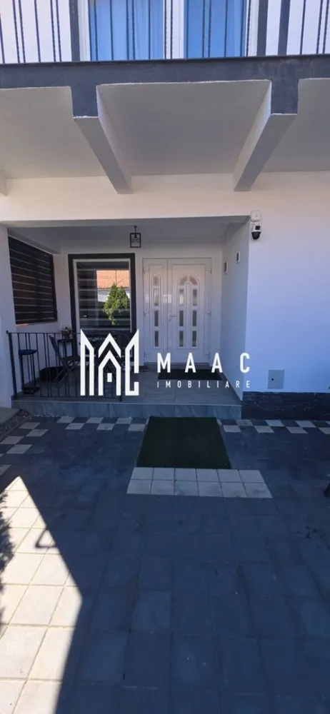 Casa individuala | 4 camere | Acces auto | Selimbar - MAAC Imobiliare vă propune spre vânzare o casă individuală recent renovată, situată într-o zonă liniștită din Șelimbăr, ideală pentru o familie care își dorește confort, intimitate și un spațiu modern gata de locuit.

Proprietatea, construită în urmă cu doar 5 ani, are o suprafață utilă de 91 mp și este amplasată pe un teren de 130 mp, cu o amprentă la sol de 60 mp și curte liberă de aproximativ 70 mp.

Casa este izolată termic și se vinde complet mobilată și utilată, oferind viitorilor proprietari posibilitatea de a se muta imediat, fără investiții suplimentare.

Dotări și beneficii:

Izolație exterioară completă;

Finisaje moderne, recent renovate integral;

Curte amenajată cu grătar și acces auto;

Mobilier și electrocasnice incluse în preț;

Locație excelentă, cu acces rapid către Sibiu și principalele puncte de interes din Șelimbăr.

Această proprietate reprezintă alegerea perfectă pentru cei care caută o casă individuală, modernă, complet amenajată și pregătită pentru mutare imediată.

Pentru detalii suplimentare și programarea unei vizionări, contactați echipa MAAC Imobiliare.
ID: CP2804407.