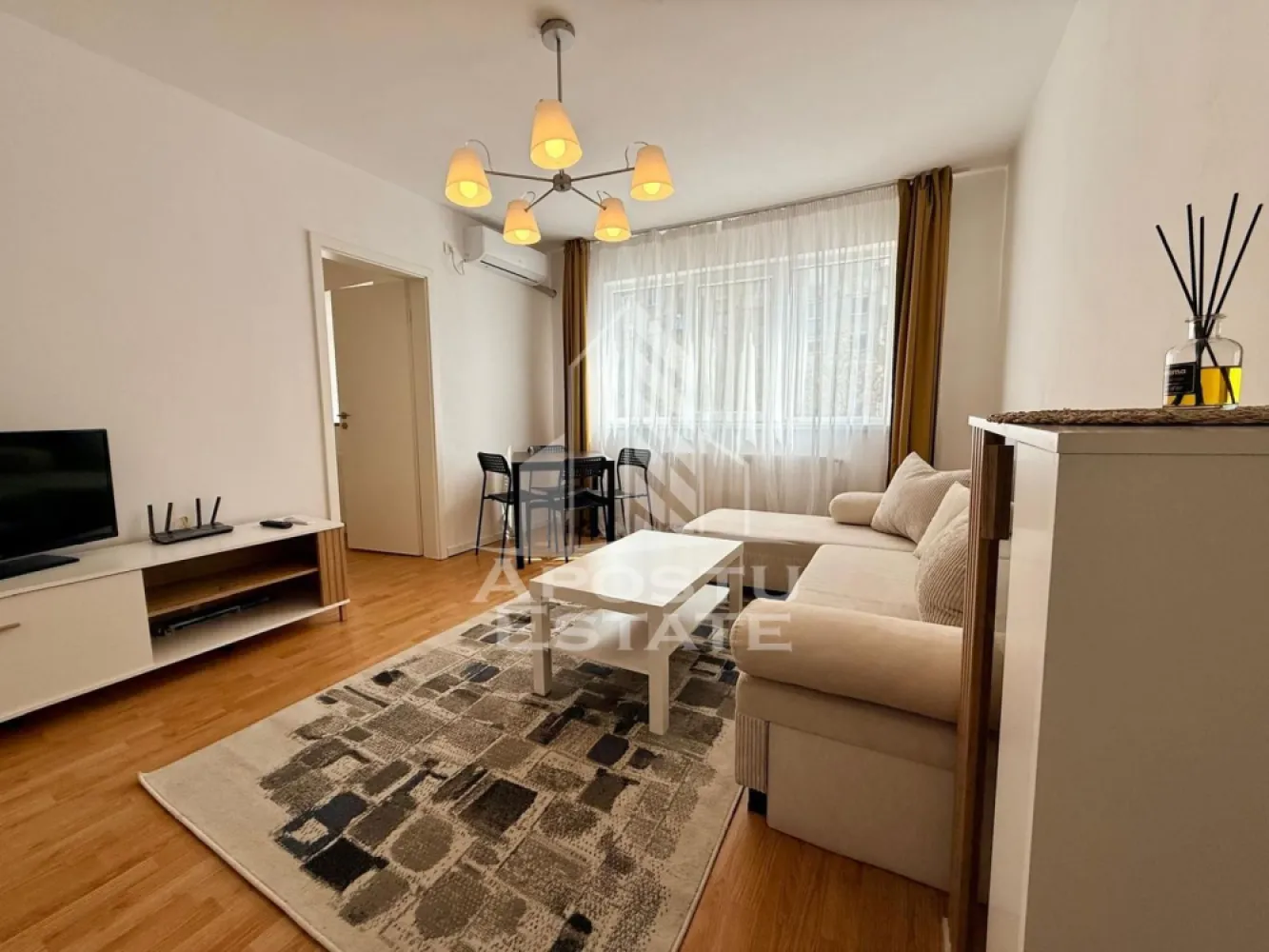 Apartament cu 2 camere de vanzare, Zona Circumvalatiunii, Timisoara - Agentia imobiliara Apostu Estate va propune spre vanzare un apartament cu 2 camere, situat la etajul 4 din 4, in zona Circumvalatiunii.
Apartamentul este intr-o stare foarte buna, ideal atat pentru uz personal cat si pentru investitie fiind aproape de punctele de interes ale orasului.

Apartamentul are o suprafata utila de 41 mp si este compartimentat astfel:
- Hol de acces
- Bucatarie separata, complet mobilata si utilata si cu balcon
- Baie cu dus si geam pentru aerisire naturala
- Living
- Dormitor

Confort termic asigurat prin termoficare la reteaua orasului. Vara racirea apartamentului se face cu ajutorul aparatului de aer conditionat.

Distante:
-Piata Dacia la 5 min de mers pe jos
-Kaufland la 4 min de mers pe jos
-Iulius Mall la 10 in de mers pe jos
-Scoli,banci,farmacii,mijloace de transport in comun
-Centrul orasului la 7 min cu masina si 16 min de mers pe jos

Agentia imobiliara Apostu Estate va ofera consultanta bancara gratuita prin intermediul colaboratorilor nostri pentru alegerea celui mai potrivit tip de credit, astfel incat tu sa devi noul proprietar al acestui apartament.
Va asteptam cu drag la o vizionare.
ID INTERN : CP2982939