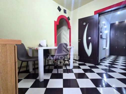Apartament 3 camere decomandat, etaj 4/4 negociabil