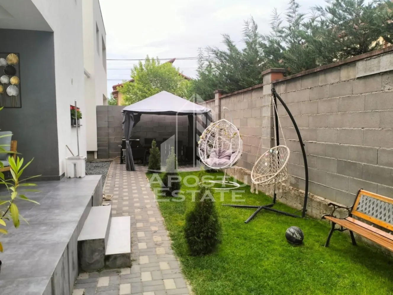 Duplex modern de vanzare in Dumbravita cinci camere