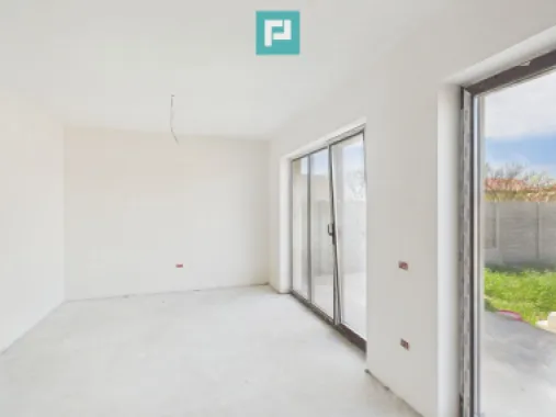 Duplex spațios 102 mp utili, teren 350mp in Covaci