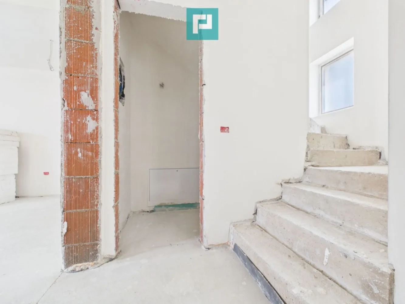 Duplex spațios 102 mp utili, teren 350mp in Covaci