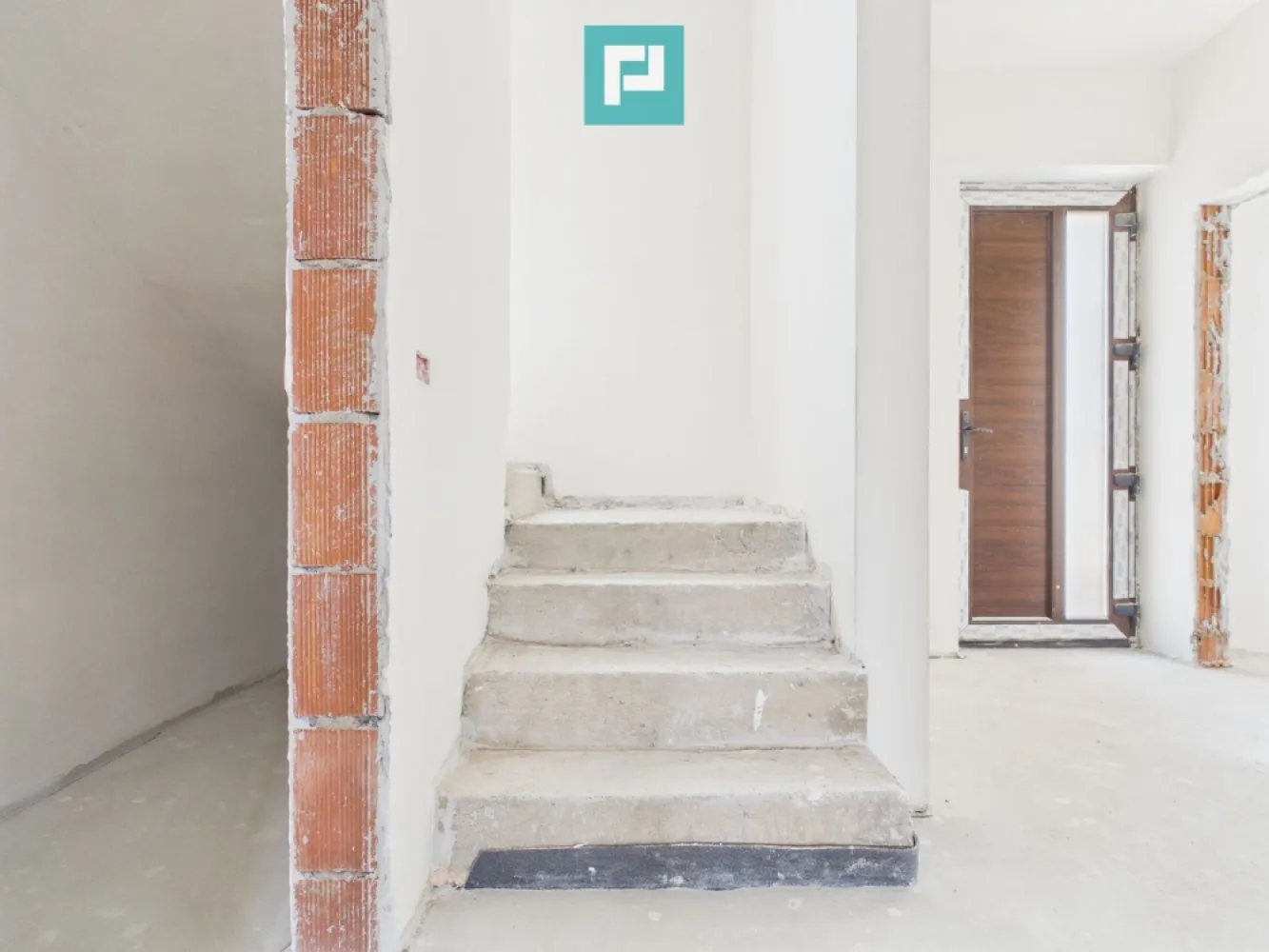Duplex spațios 102 mp utili, teren 350mp in Covaci