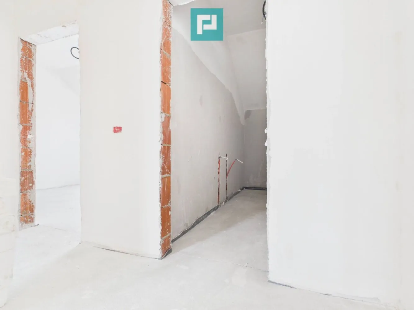 Duplex spațios 102 mp utili, teren 350mp in Covaci