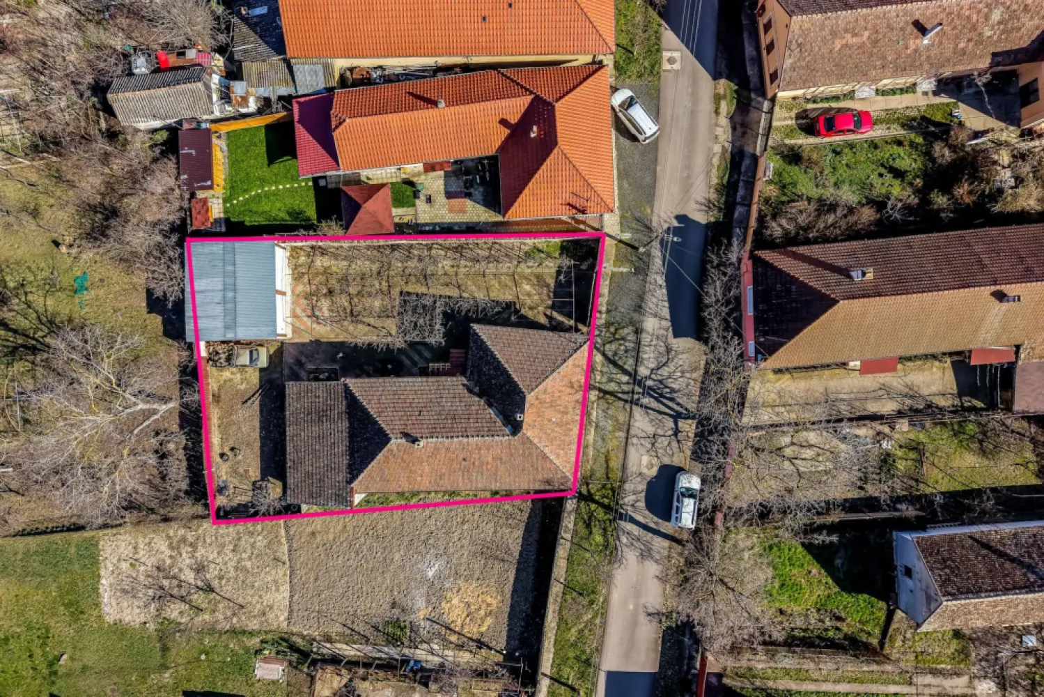 Casa ideală pentru familie: școală la 3 min. Zonă foarte liniștită.