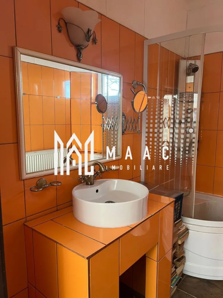 Casă individuală | 4 camere | 450 mp teren | Zonă centrală | Ocna Sibiului - MAAC Imobiliare vă propune spre vânzare o casă individuală, situată singură în curte, în centrul orașului Ocna Sibiului, o zonă liniștită și apreciată pentru proximitatea față de facilități și stațiunea balneară.

 Detalii proprietate
Suprafață teren: 450 mp
Casă singur în curte
Zonă centrală
Curte și spațiu verde generos

 Compartimentare
4 camere
Bucătărie
Baie
Pivniță

 Exterior
Filigorie — ideală pentru relaxare
Curte spațioasă, potrivită pentru amenajarea unei grădini sau zone de recreere

 Avantaje
Poziționare centrală
Proprietate individuală, fără vecini în curte
Teren generos
Ideală pentru locuință permanentă sau casă de vacanță
Potențial bun pentru investiție turistică

📞 Contactează-ne pentru mai multe detalii sau pentru a programa o vizionare, menționează CP2661711!