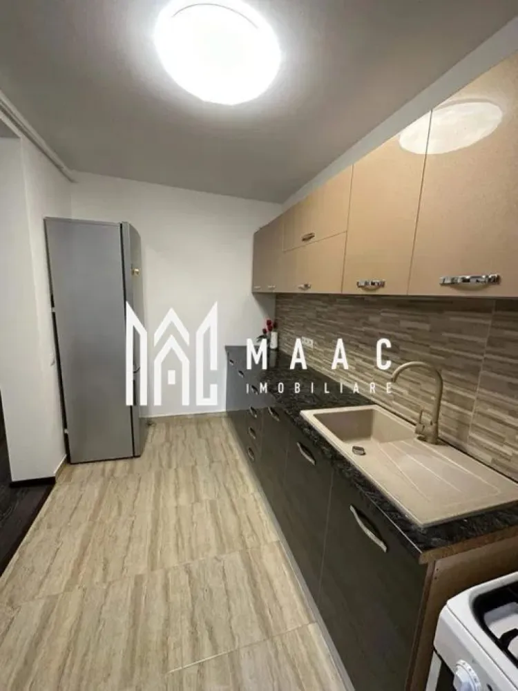 Apartament 3 camere I Decomandat I Calea Cisnadiei - Maac Imobiliare va propune spre inchiriere un apartament de 3 camere decomandat situat la etajul 2 al unui imobil din zona Arhitectilor.

Locuinta cuprinde: hol , living, 2 dormitoare, bucatarie, baie, balcon generos ( living si dormitor).

Proprietatea se inchiriaza pe minim 1 an de zile.

Se percepe garantie in cuantumul unei chirii lunare + 1 chirie avans.

Nu se accepta animale de companie.

Disponibil imediat.

Pentru mai multe detalii precizati telefonic ca ati vazut anuntul cu ID: CP1961139
