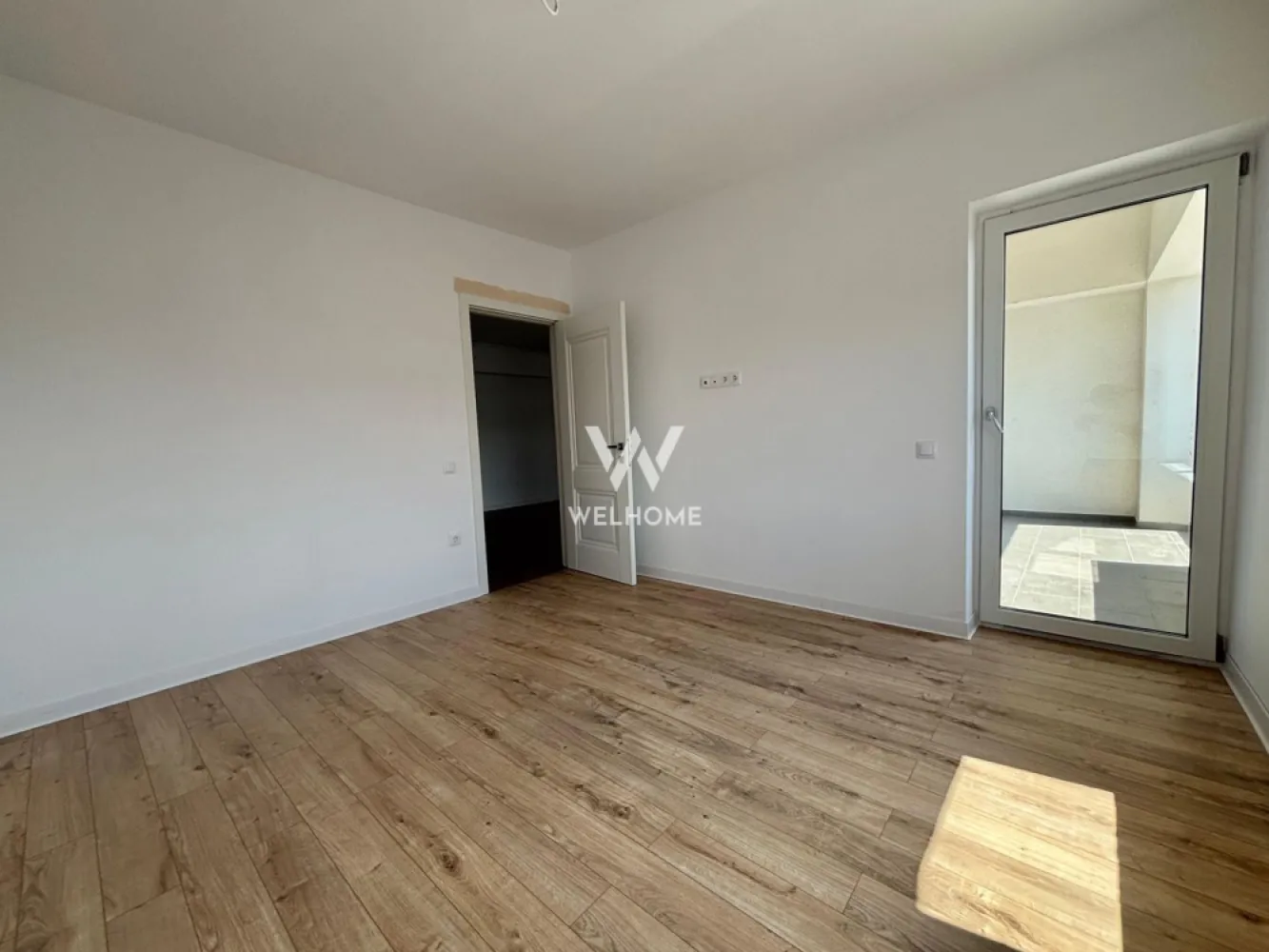 Apartament LA CHEIE 2 camere - Doamna Stanca - Apartament cu 2 camere LA CHEIE finalizat - Doamna Stanca

- Bloc modern cu un regim de inaltime P+3.
- Suprafata utila: 53.65 mp
- Balcon: 7.7 mp
- Compartimentare practica: hol spatios, living cu bucatarie open space, dormitor, baie si balcon generos. 
- Predare la interior LA CHEIE: centrala termica, incalzire in pardoseala, lavabila pe pereti, sape elicopterizata, usa de intrare, geamuri termopan, , usi de interior, baie amenajata, gresie, parchet, faianta, etc
- Strada beneficiaza de acces cu bariera, zona linistita cu acces facil la magazine, mijloace de transport, shopping city, scoli etc.
- INTABULAT, predare imediata!
- 1 loc de parcare inclus in pret.

PRET: 120.000 Euro Tva inclus
Tel: 0747.639.802

*Disponibil si la stadiul de semifinisat la pretul de 112.000 Euro Tva inclus!