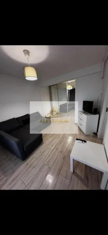 Garsoniera de Vanzare - 33 mp - Zona Drumul Fermei - Se oferă spre vânzare o garsonieră cochetă și modern amenajată, situată in zona Drumul Fermei, în Popești-Leordeni, ideală atât pentru locuit, cât și pentru investiție.

📐 Suprafață utilă: 33 mp
 - ETAJ 2/2
🛋 Complet mobilată și utilată
🚗 Loc de parcare inclus
✨ Amenajare în stil boutique, cu finisaje moderne și atmosferă elegantă

Garsoniera este compartimentată eficient, luminoasă și pregătită pentru mutare imediată. Dispune de mobilier atent ales, electrocasnice necesare și un design interior modern, care oferă confort și funcționalitate.

📍 Zonă liniștită, cu acces rapid către mijloace de transport, magazine, restaurante și puncte de interes.

Ideală pentru:

✔ Cupluri
✔ Persoane singure
✔ Investiție pentru închiriere

Pentru mai multe detalii sau programarea unei vizionări, vă rog să mă contactați.

AlexxImob ESTATE

TEL. 0751454742