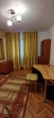 Apartament lux, zona Piata Victoriei, 4 camere , 2 bai, centrala termica terasa