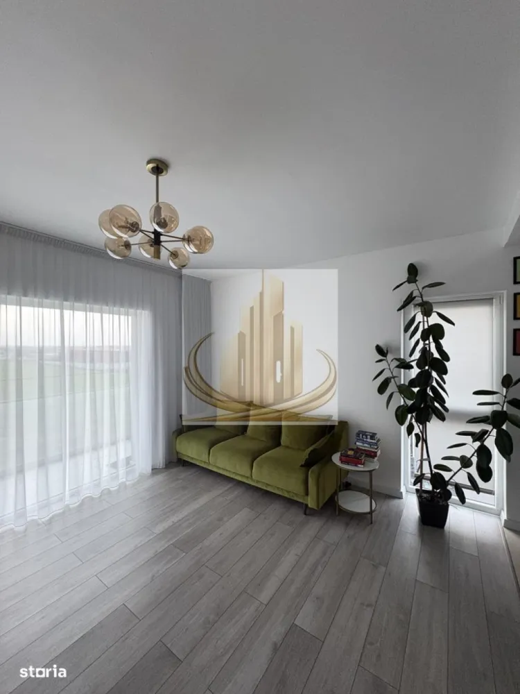 Apartament 2 camere | et 2| Mobilat, utilat | Dumbravita - Grand Mobilis Imobiliare vă propune spre vânzare un apartament modern cu 2 camere, situat într-o zonă liniștită și în plină dezvoltare din Dumbrăvița, ideal pentru tineri profesioniști, cupluri sau familii mici.

Caracteristici principale:

Suprafață utilă: 51,2 mp
Suprafață totală: 58,9 mp
Balcon generos: 7,7 mp
2 locuri de parcare incluse
An construcție: 2020
Etaj: 2 din 2 (fără vecini deasupra)
Încălzire în pardoseală cu centrală proprie + aer condiționat
Se vinde complet mobilat și utilat

Compartimentare:

Living spațios (16,9 mp) cu acces la balcon
Bucătărie open space (cu posibilitate de închidere)
Dormitor (12,8 mp) cu dulap încorporat
Baie (5,5 mp) cu cadă și mașină de spălat
Hol + vestibul
Balcon generos, ideal pentru relaxare

Deși livingul este open space, compartimentarea actuală permite cu ușurință închiderea bucătăriei, oferind flexibilitate în funcție de preferințele viitorului proprietar.

Finisaje și dotări:

Parchet laminat de calitate superioară
Gresie și faianță moderne
Tâmplărie PVC cu geam termopan
Uși interioare moderne
Corpuri de iluminat moderne
Draperii și perdele de calitate
Instalații electrice și sanitare noi

Localizare și avantaje:
Proprietatea este situată într-o zonă foarte bine conectată, cu acces rapid către Timișoara și principalele artere. În apropiere regăsim magazine, farmacii, parc, instituții publice, mijloace de transport în comun, precum și școli și grădinițe în dezvoltare.

Avantaje suplimentare:

2 locuri de parcare incluse – un beneficiu rar în zonă
Balcon peste media pieței, ideal pentru relaxare
Etaj final – mai multă liniște și intimitate
Construcție relativ nouă – standarde moderne
Mobilat și utilat complet – mutare imediată
Zonă în dezvoltare – potențial excelent de apreciere

Preț: 120.000 € (negociabil)
Disponibil imediat.

Această proprietate este ideală atât pentru locuință personală, cât și pentru investiție, datorită randamentului ridicat de închiriere din zonă și cererii constante.

Pentru mai multe detalii sau programarea unei vizionări, echipa Grand Mobilis Imobiliare vă stă la dispoziție.
ID Intern: CP3024465