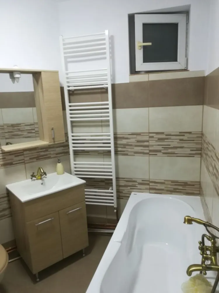 BRASADAS vinde ap 4 cam etaj 4/4 Careiului LIDL. - Agentia Imobiliara BRASADAS vinde apartament cu 4 camere din caramida, strada Careiului zona LIDL complet mobilat, instalație incalzire noua ,geamuri termopan, 2 aparate de aer condiționat, acoperiș izolat ,beci curat, etaj 4/4,,imediat ocupabil.
Www.brasadas.com.