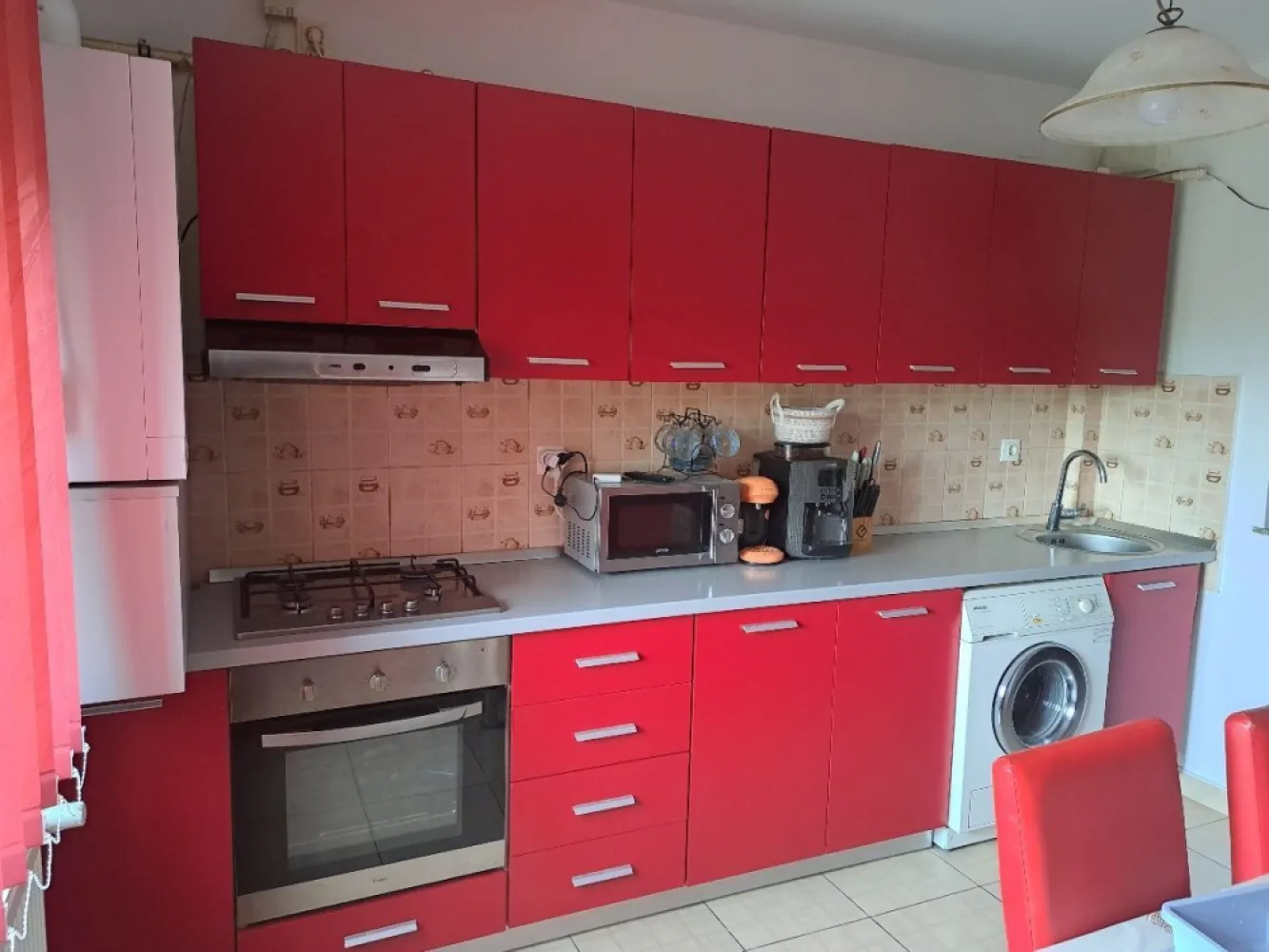 BRASADAS vinde ap 4 cam etaj 4/4 Careiului LIDL. - Agentia Imobiliara BRASADAS vinde apartament cu 4 camere din caramida, strada Careiului zona LIDL complet mobilat, instalație incalzire noua ,geamuri termopan, 2 aparate de aer condiționat, acoperiș izolat ,beci curat, etaj 4/4,,imediat ocupabil.
Www.brasadas.com.