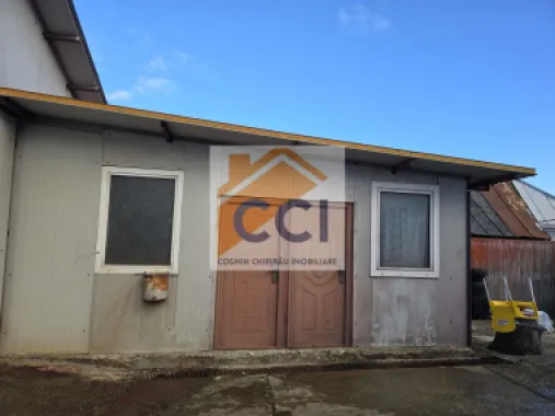 Se oferă spre vânzare / închiriere clădire cu spațiu comercial