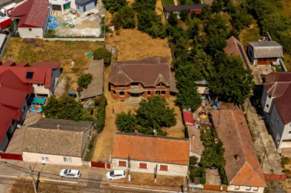 Două case pe Calea Radnei comision 0
