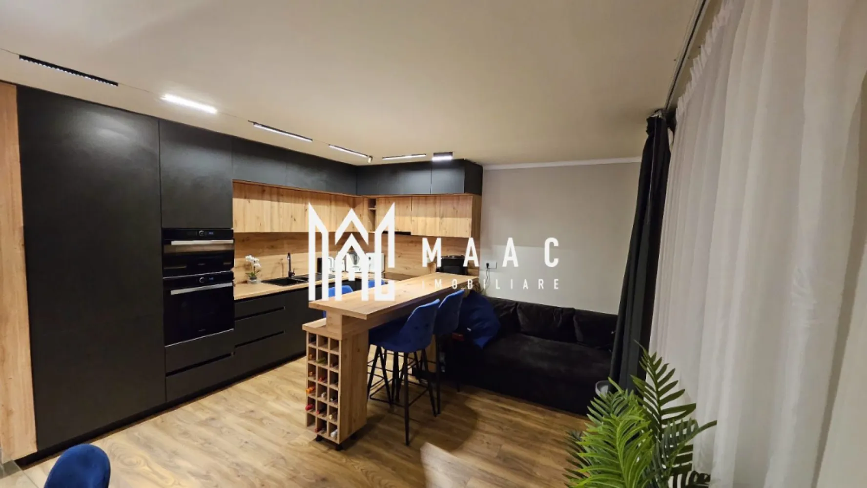 Penthouse | 50 MPU | Curte privată | 2 loc Parcare | Turnisor - MAAC Imobiliare vă propune spre închiriere un penthouse inteligent, conceput pentru a oferi un nivel superior de confort, siguranță și tehnologie, într-un spațiu modern și bine optimizat. Proprietatea impresionează prin compartimentarea eficientă, finisajele contemporane și terasa generoasă, amenajată cu pergolă profesională, ideală pentru relaxare indiferent de sezon. În plus, locuința dispune de curte privată și două locuri de parcare dedicate, asigurând un plus de intimitate și funcționalitate.

Compartimentarea este gândită pentru a valorifica fiecare spațiu util:
-living spațios, cu acces direct către terasa principală
-dormitor elegant, prevăzut cu dressing generos
-două băi moderne, finisate cu materiale de calitate

Proprietatea este echipată cu dotări Smart Home și facilități premium, menite să optimizeze confortul zilnic:
-sistem inteligent de iluminat și control climatic în fiecare cameră
-sistem de ventilare cu recuperare de căldură, senzori de temperatură și umiditate, control Wi-Fi
-electrocasnice premium complet integrate
-perdele și draperii automatizate
-videointerfon smart cu control direct de pe smartphone
-sistem de acces securizat cu amprentă digitală

Această locuință oferă un stil de viață modern, fiind alegerea ideală pentru persoanele care apreciază tehnologia de ultimă generație, confortul sporit și intimitatea unui spațiu exclusivist.

Condiții de închiriere:
-contract pe perioadă minimă de 1 an
-garanție în cuantumul a două chirii lunare

Pentru mai multe detalii sau programarea unei vizionări, contactați MAAC Imobiliare și menționați CP2803235.